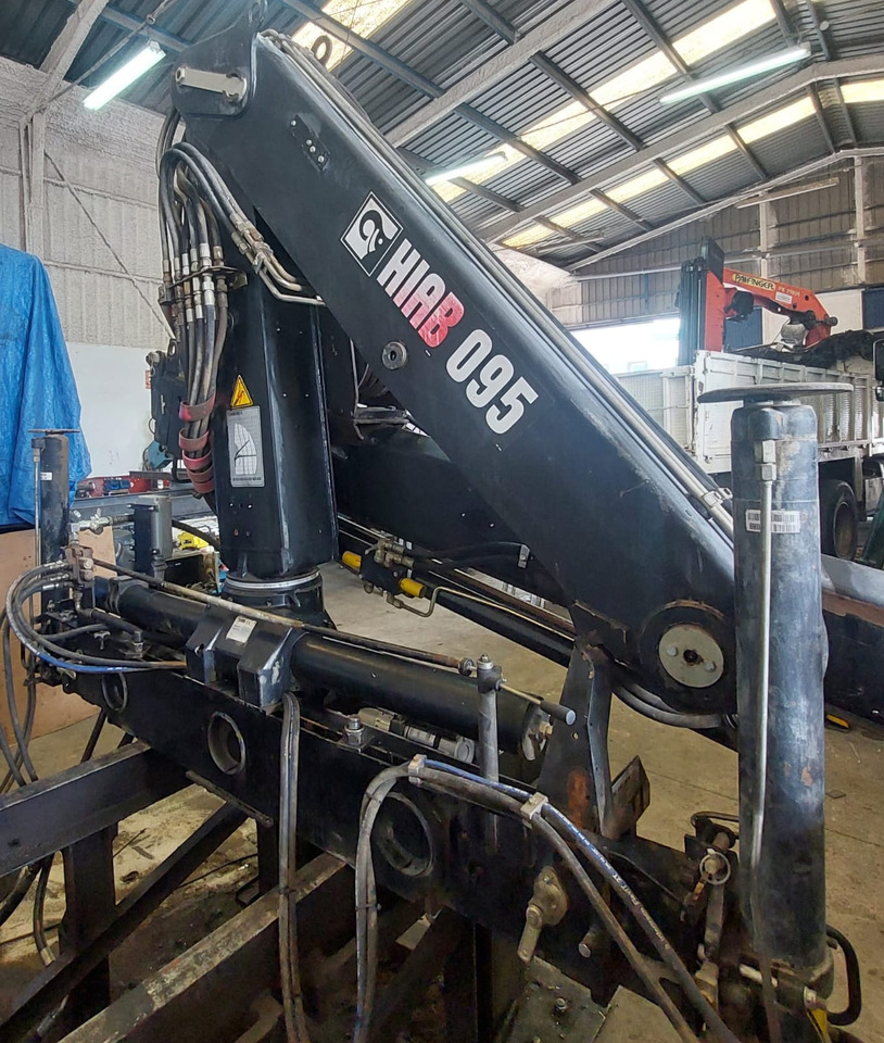 Grúa para camión HIAB 095: foto 1