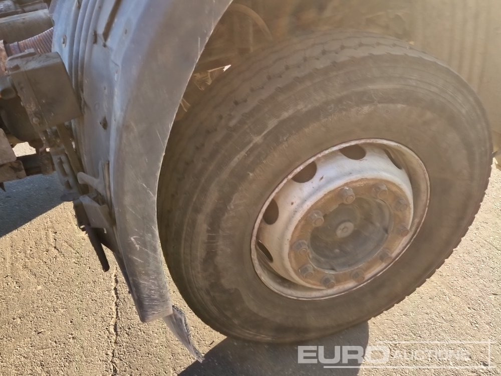 Camión chasis 2008 Scania P380: foto 15