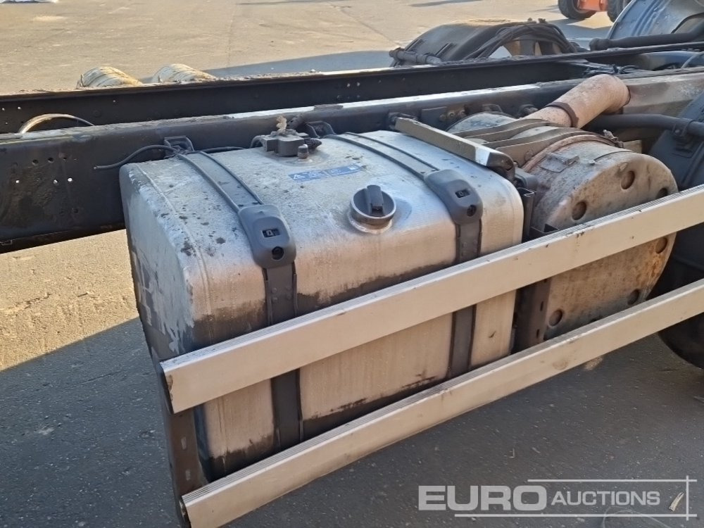 Camión chasis 2008 Scania P380: foto 19