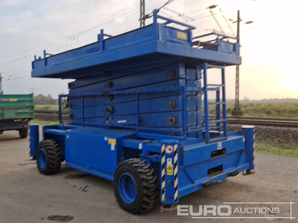 2009 Holland Lift HL-220 D25 4WD/PN - Plataforma elevadora: foto 3 2009 Holland Lift HL-220 D25 4WD/PN - Plataforma elevadora: foto 3