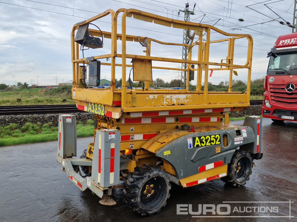 2013 Haulotte Compact 12DX - Plataforma elevadora: foto 1 2013 Haulotte Compact 12DX - Plataforma elevadora: foto 1