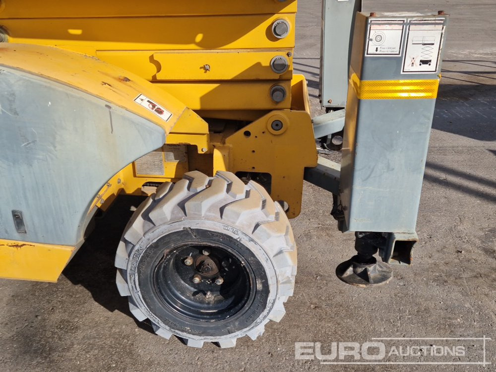 Plataforma de tijeras 2017 Haulotte Compact 12DX: foto 7 Plataforma de tijeras 2017 Haulotte Compact 12DX: foto 7