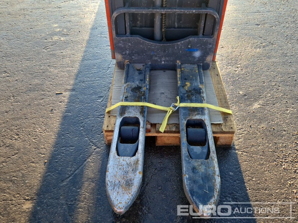 2012 Linde L12 - Equipo de manutención: foto 5 2012 Linde L12 - Equipo de manutención: foto 5