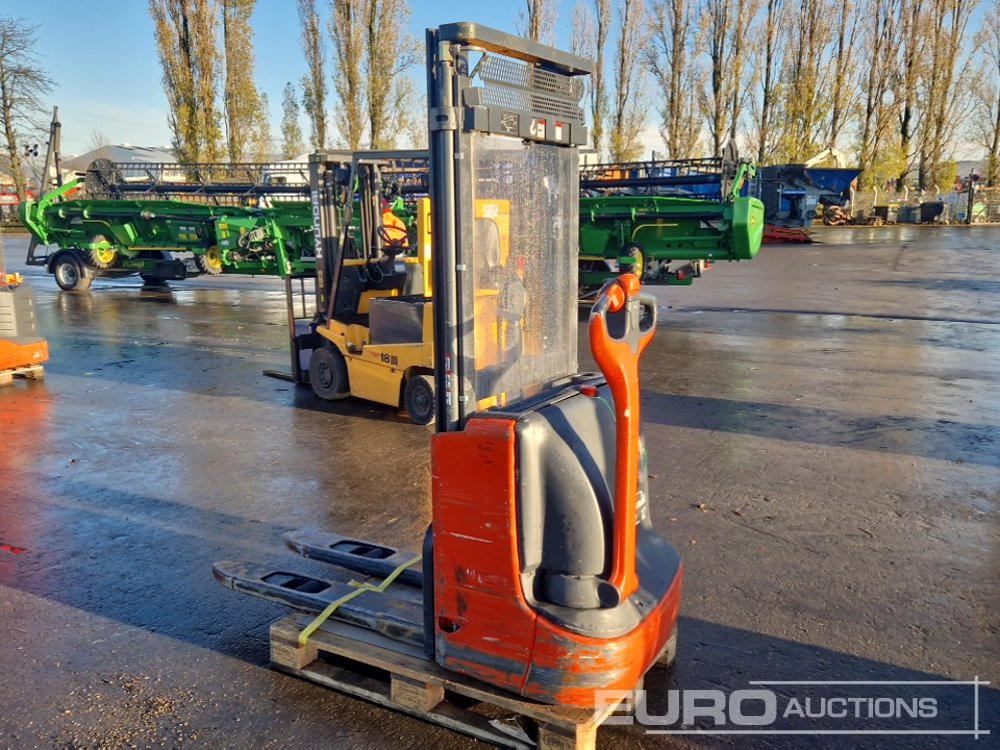 2012 Linde L12 - Equipo de manutención: foto 2 2012 Linde L12 - Equipo de manutención: foto 2