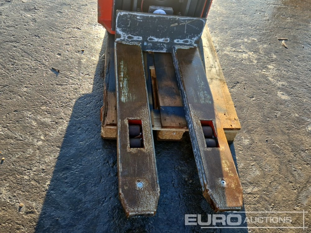 2018 Linde ELectric Walk Behind Pallet Truck - Equipo de manutención: foto 5 2018 Linde ELectric Walk Behind Pallet Truck - Equipo de manutención: foto 5