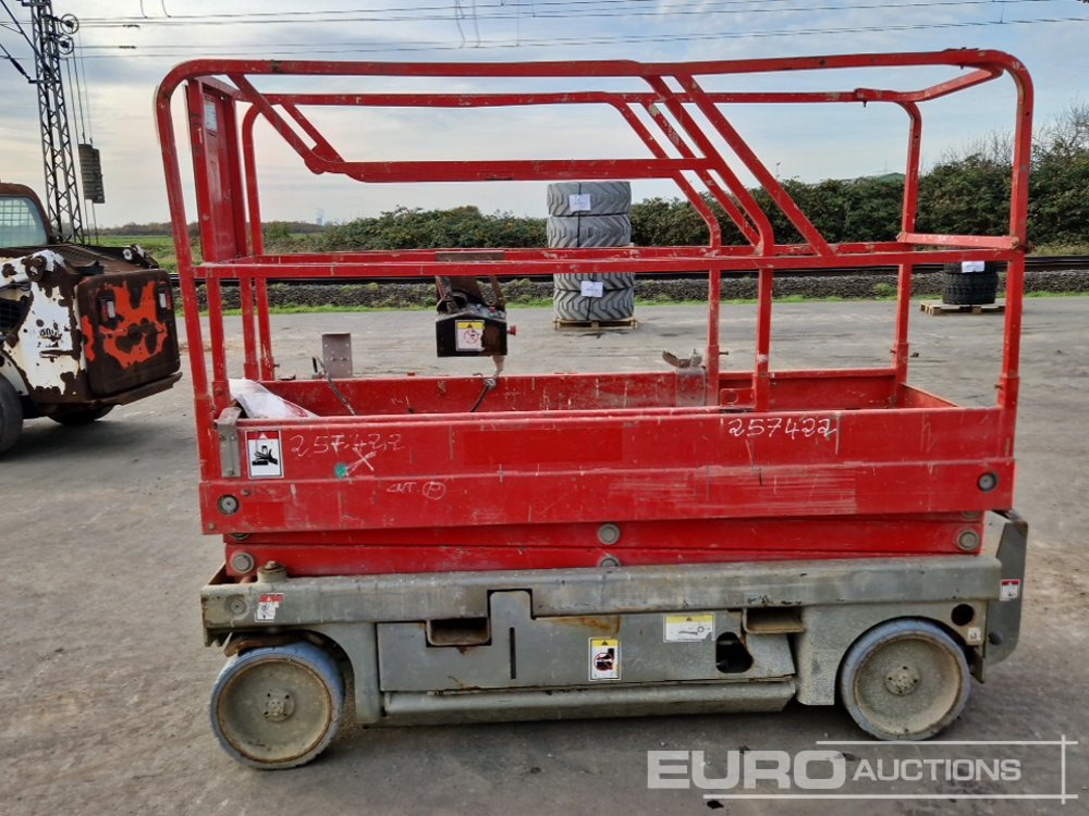 Haulotte Compact 8 - Plataforma de tijeras: foto 2 Haulotte Compact 8 - Plataforma de tijeras: foto 2