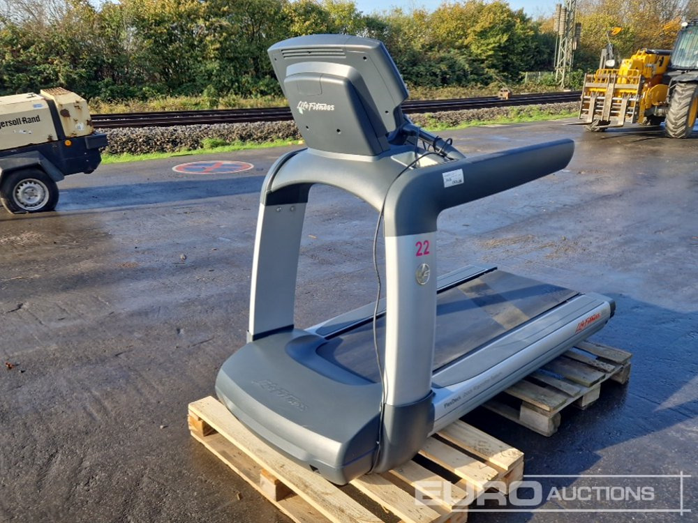 Life Fitness 95T Treadmill, FlexDeck Shock Absortion System, 181kg Weight Limit - Equipo de construcción: foto 1 Life Fitness 95T Treadmill, FlexDeck Shock Absortion System, 181kg Weight Limit - Equipo de construcción: foto 1