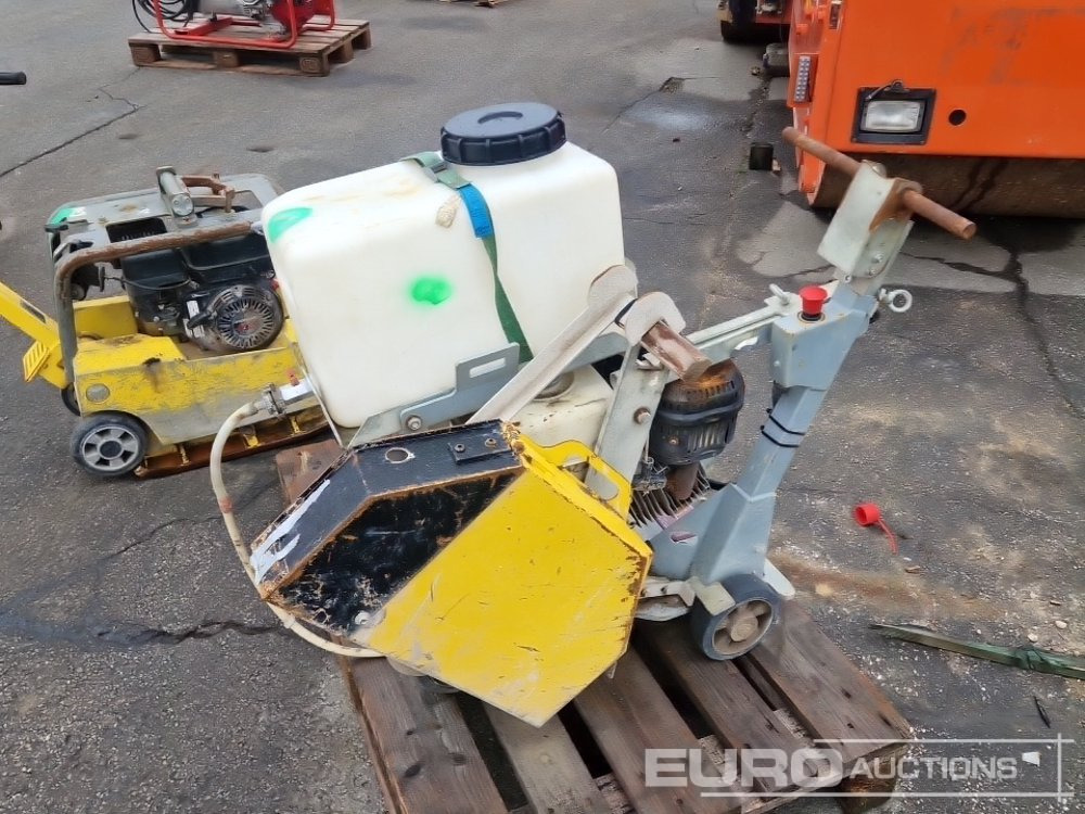 Lissmac COMPACTCUT 300P - Construcción de carreteras: foto 2 Lissmac COMPACTCUT 300P - Construcción de carreteras: foto 2