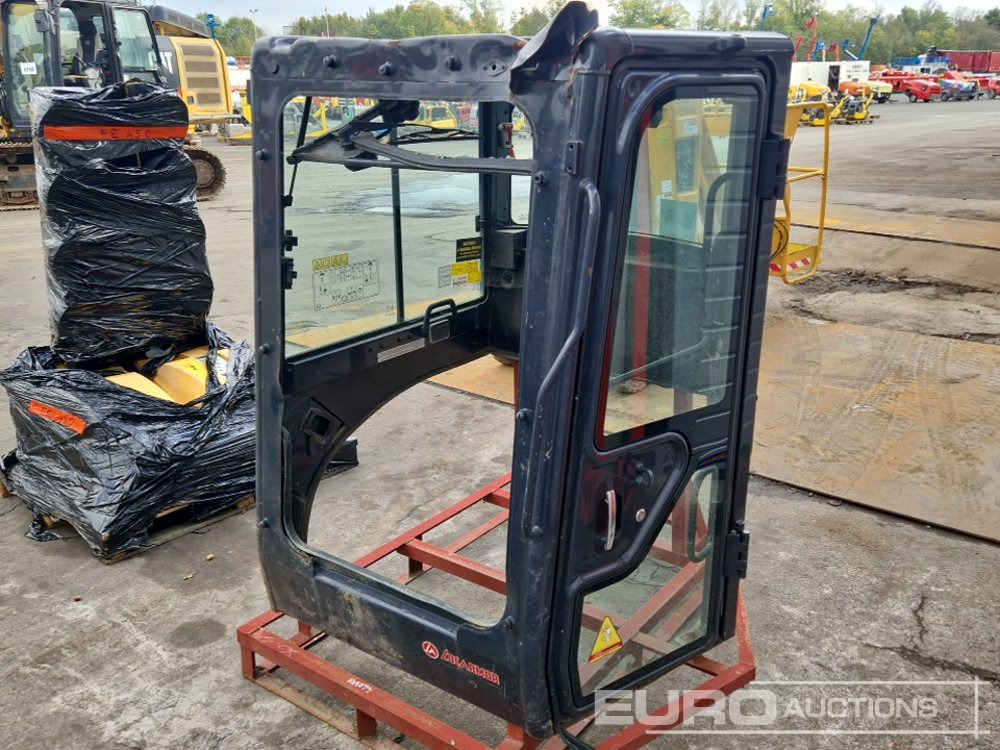 Cabin to suit Yanmar Excavator - Recambio para Excavadora: foto 1 Cabin to suit Yanmar Excavator - Recambio para Excavadora: foto 1