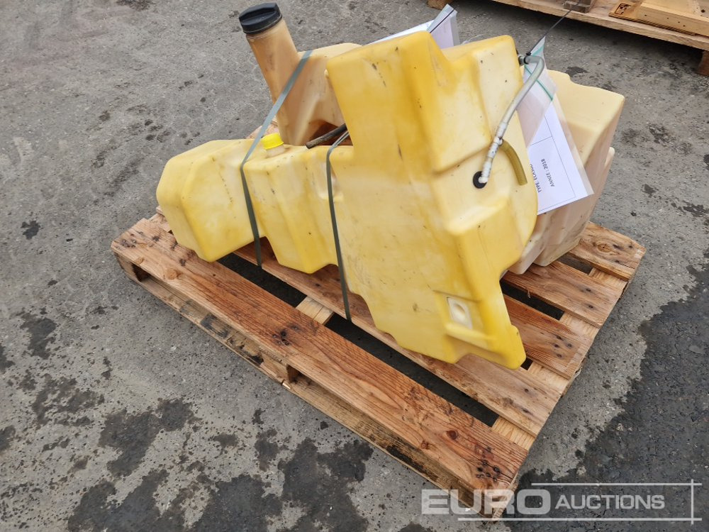 Hydraulic Tank to suit Volvo ECR50D (2 of) - Recambio para Excavadora: foto 2 Hydraulic Tank to suit Volvo ECR50D (2 of) - Recambio para Excavadora: foto 2