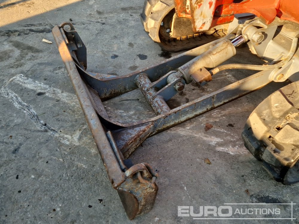 Miniexcavadora Takeuchi TB016: foto 13