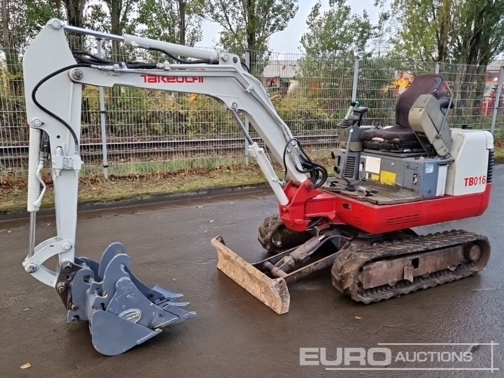 Takeuchi TB016 - Miniexcavadora: foto 1 Takeuchi TB016 - Miniexcavadora: foto 1