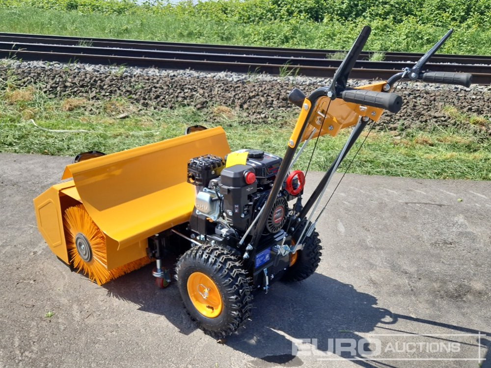 Unused FS800 Walk Behind Sweeper, E-start, cw: Collection Box , Snowblade 800mm - Equipo de taller: foto 3 Unused FS800 Walk Behind Sweeper, E-start, cw: Collection Box , Snowblade 800mm - Equipo de taller: foto 3