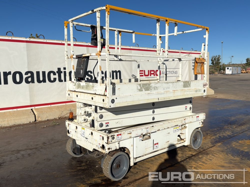 2014 Haulotte Compact 10 - Plataforma de tijeras: foto 1 2014 Haulotte Compact 10 - Plataforma de tijeras: foto 1