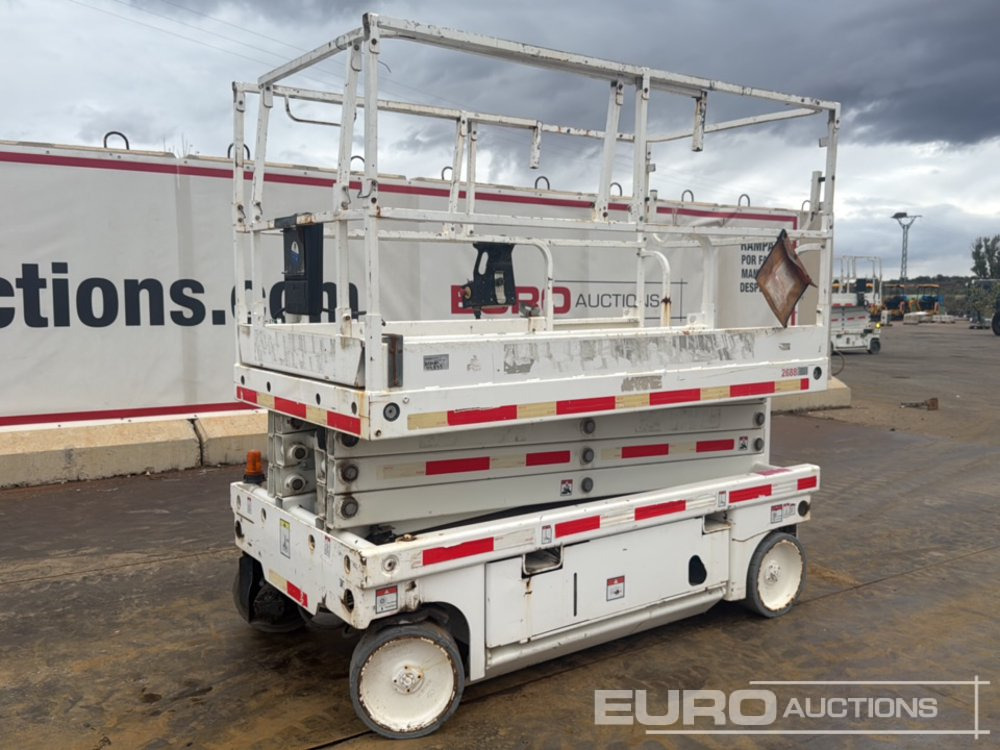 2014 Haulotte Compact 10 - Plataforma de tijeras: foto 1 2014 Haulotte Compact 10 - Plataforma de tijeras: foto 1