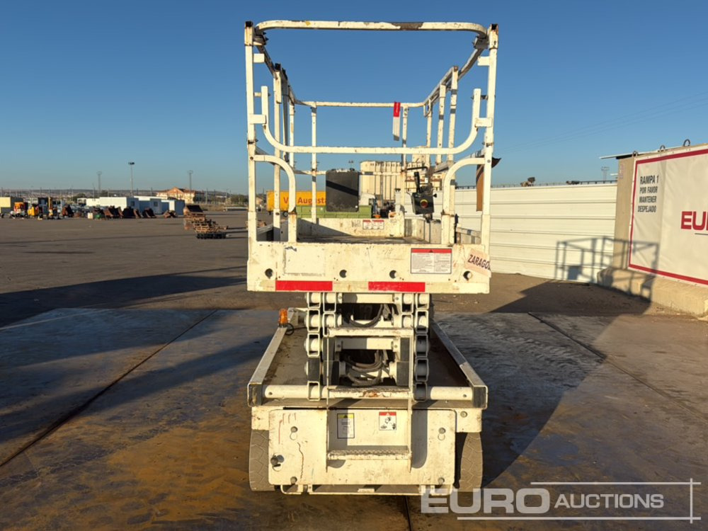 2014 Haulotte Compact 12 - Plataforma de tijeras: foto 4 2014 Haulotte Compact 12 - Plataforma de tijeras: foto 4