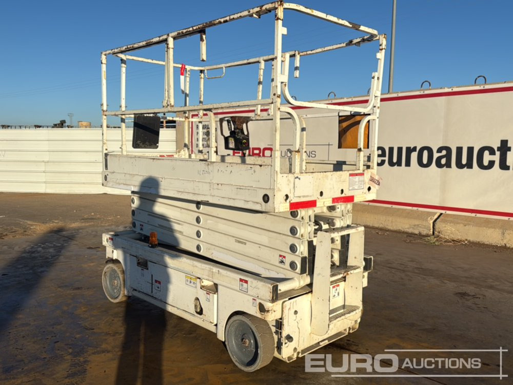 2014 Haulotte Compact 12 - Plataforma de tijeras: foto 3 2014 Haulotte Compact 12 - Plataforma de tijeras: foto 3