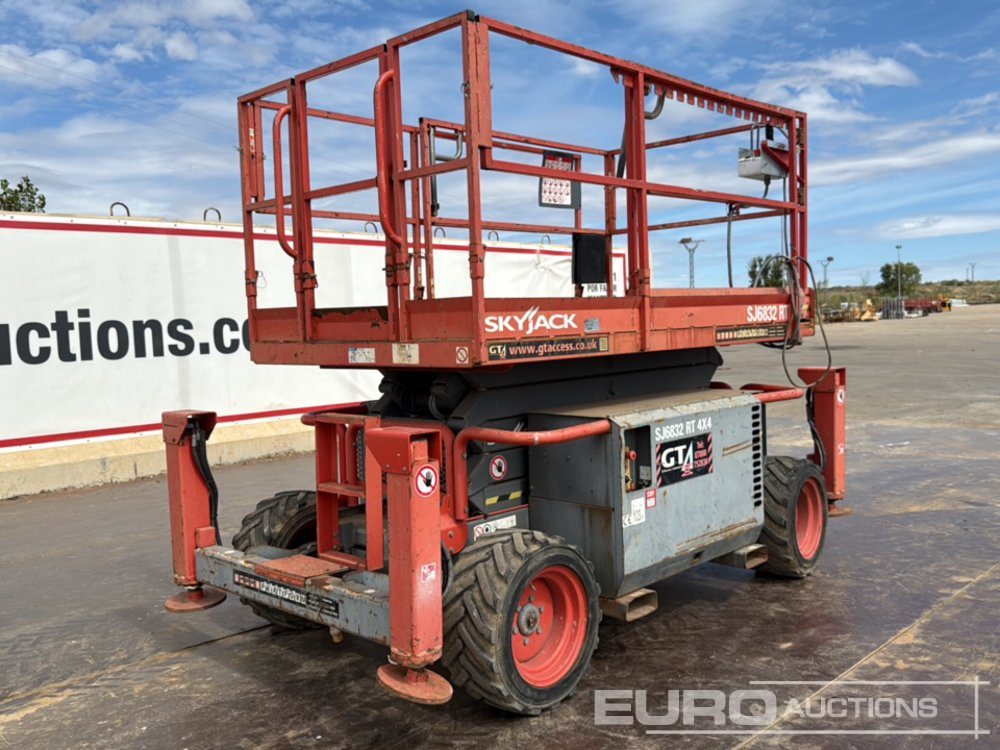 2015 SkyJack SJ6832RT - Plataforma de tijeras: foto 1 2015 SkyJack SJ6832RT - Plataforma de tijeras: foto 1