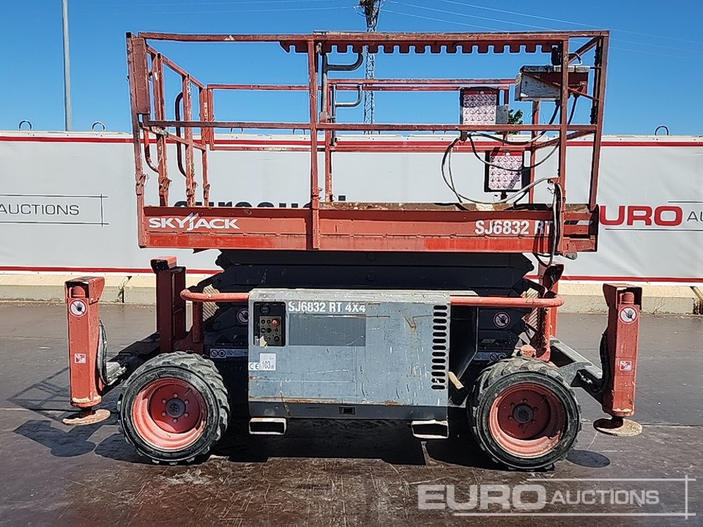 2015 SkyJack SJ6832RT - Plataforma de tijeras: foto 2 2015 SkyJack SJ6832RT - Plataforma de tijeras: foto 2