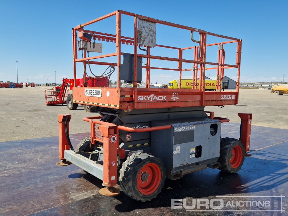 2015 SkyJack SJ6832RT - Plataforma elevadora: foto 5 2015 SkyJack SJ6832RT - Plataforma elevadora: foto 5