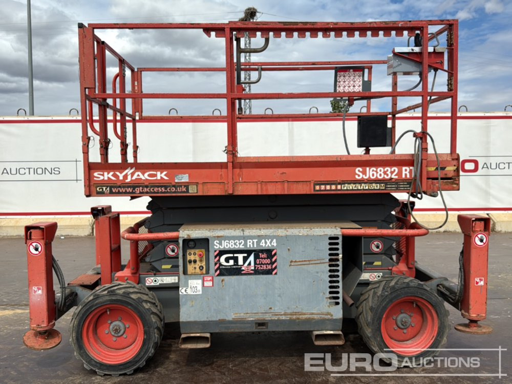 2015 SkyJack SJ6832RT - Plataforma elevadora: foto 2 2015 SkyJack SJ6832RT - Plataforma elevadora: foto 2