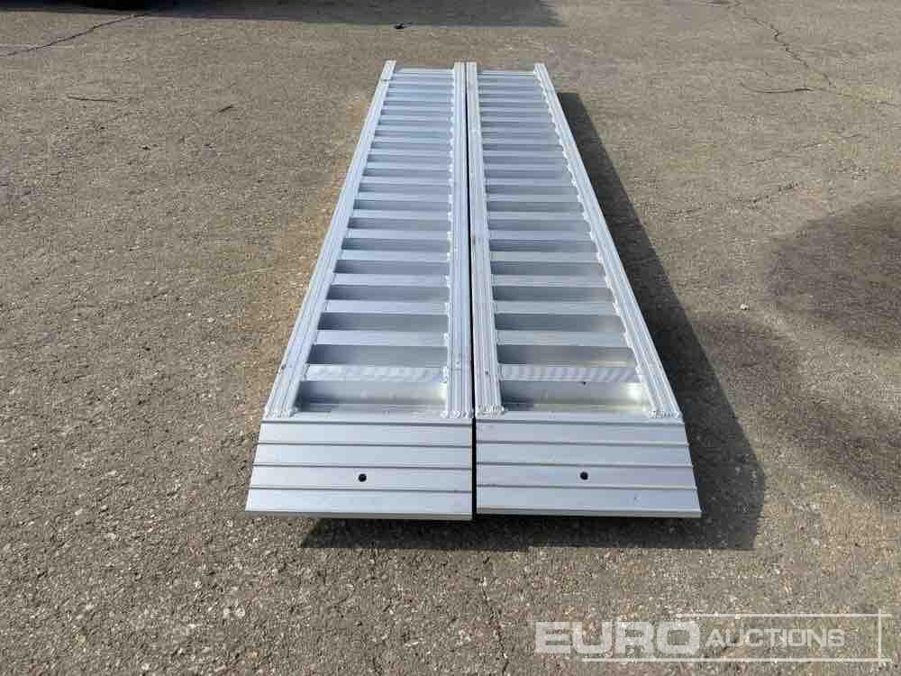 Aluminium Ramp (2 of) (250cm Length, 6Ton Capacity) / Rampas Aluminio - Equipo de construcción: foto 3 Aluminium Ramp (2 of) (250cm Length, 6Ton Capacity) / Rampas Aluminio - Equipo de construcción: foto 3