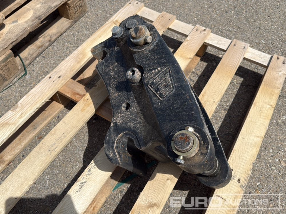 JCB Quick Hitch to Suit JCB 8045 - Acoplamiento rápido: foto 4 JCB Quick Hitch to Suit JCB 8045 - Acoplamiento rápido: foto 4