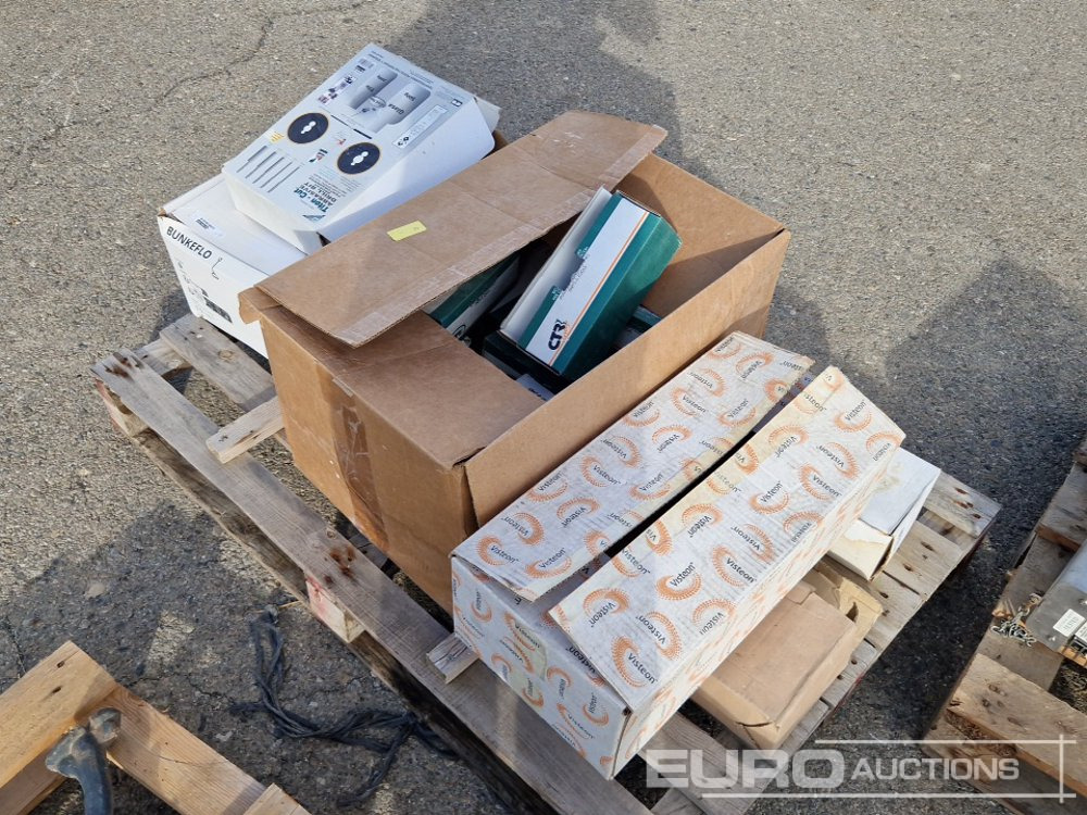 Pallet of Air-Conditioning Auto Parts, Drilling Bits, Ceiling Lamp - Equipo de construcción: foto 1 Pallet of Air-Conditioning Auto Parts, Drilling Bits, Ceiling Lamp - Equipo de construcción: foto 1