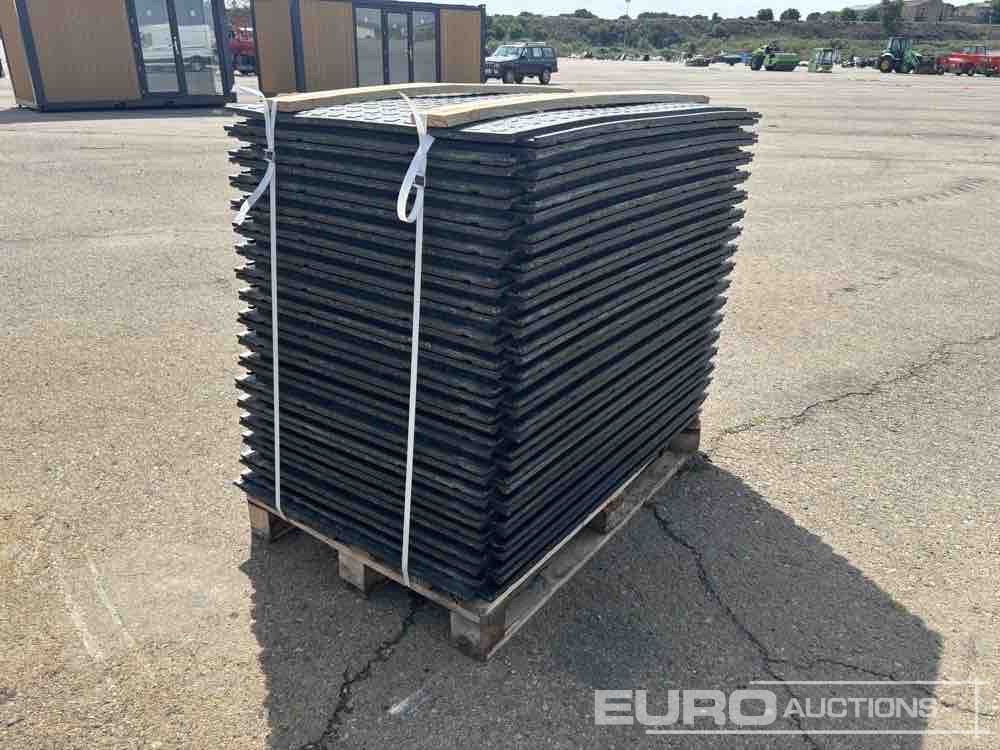 Pallet of Plastic Connectable Road Plates, 1200x800x28mm, 22kg per Plate (35 of) Moved to OCT 25 - Equipo de construcción: foto 1 Pallet of Plastic Connectable Road Plates, 1200x800x28mm, 22kg per Plate (35 of) Moved to OCT 25 - Equipo de construcción: foto 1