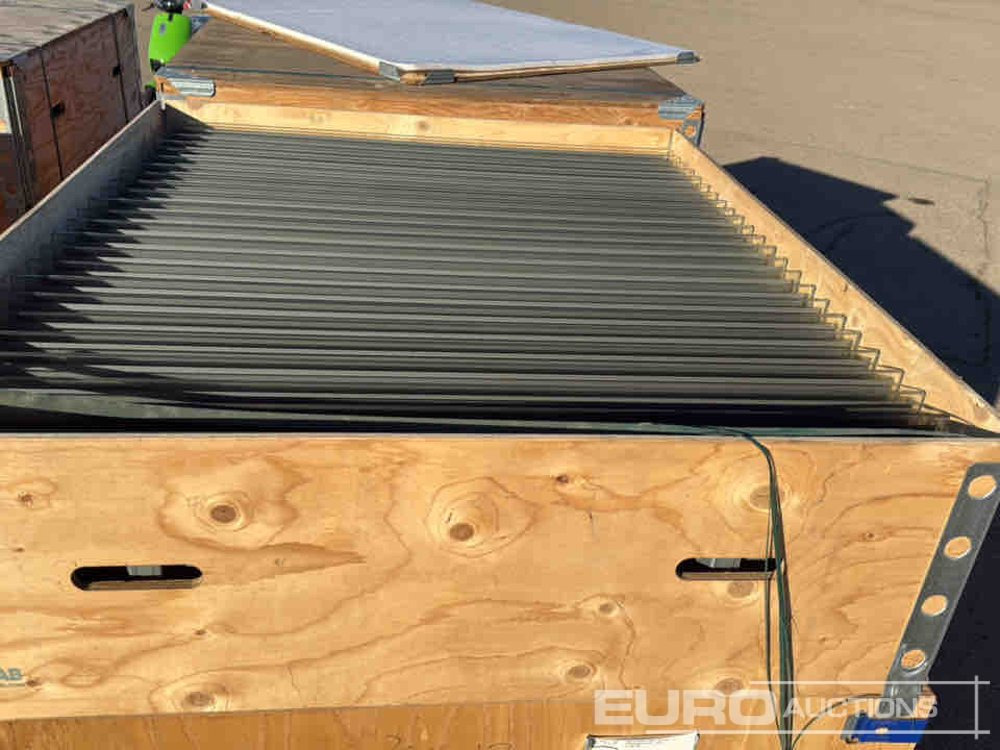 Pallet of Solar Panel (24 of) - Equipo de construcción: foto 2 Pallet of Solar Panel (24 of) - Equipo de construcción: foto 2