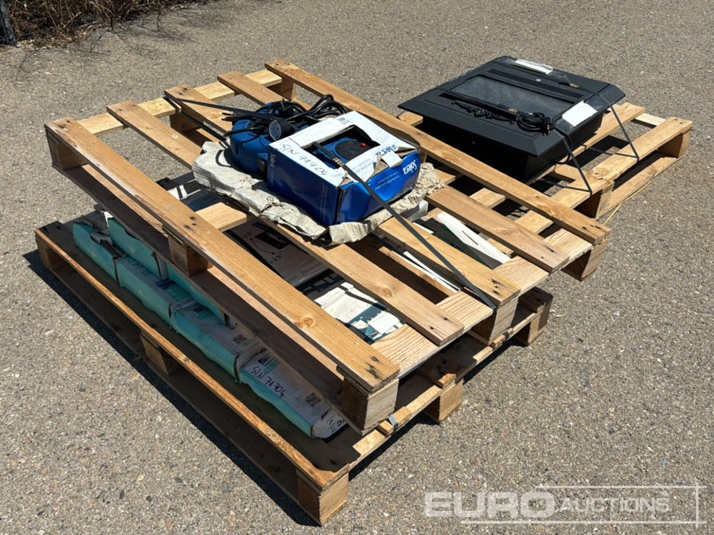 Pallet of TV Mounts, Cable Reels, Faux Fireplace - Equipo de construcción: foto 1 Pallet of TV Mounts, Cable Reels, Faux Fireplace - Equipo de construcción: foto 1
