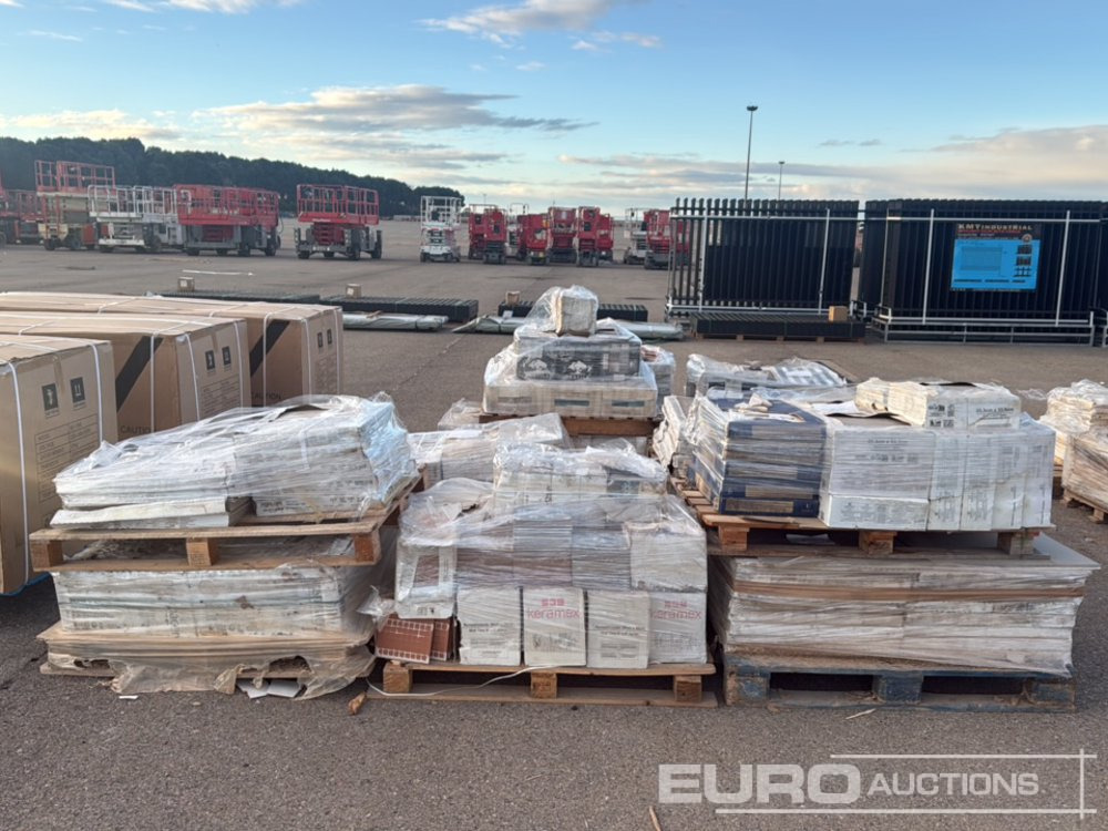 Pallet of Various Tiles (13 of) - Equipo de construcción: foto 1 Pallet of Various Tiles (13 of) - Equipo de construcción: foto 1