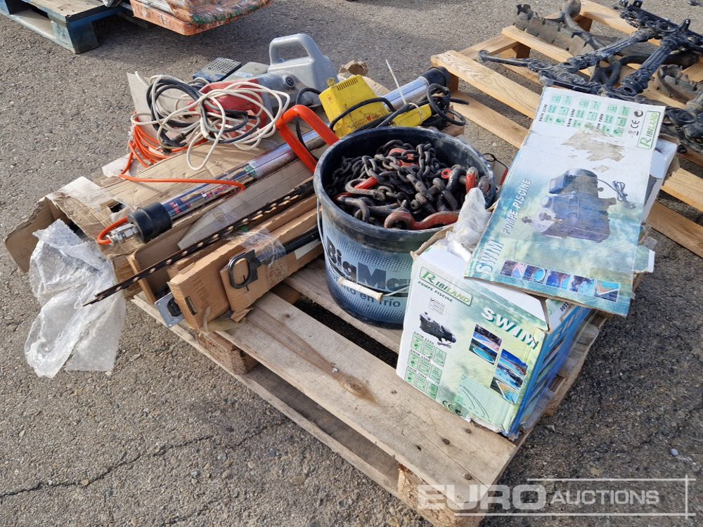 Pallet of Water Pump, Chains, Chainsaw, Electric Saw, Trailer Lights - Equipo de construcción: foto 1 Pallet of Water Pump, Chains, Chainsaw, Electric Saw, Trailer Lights - Equipo de construcción: foto 1