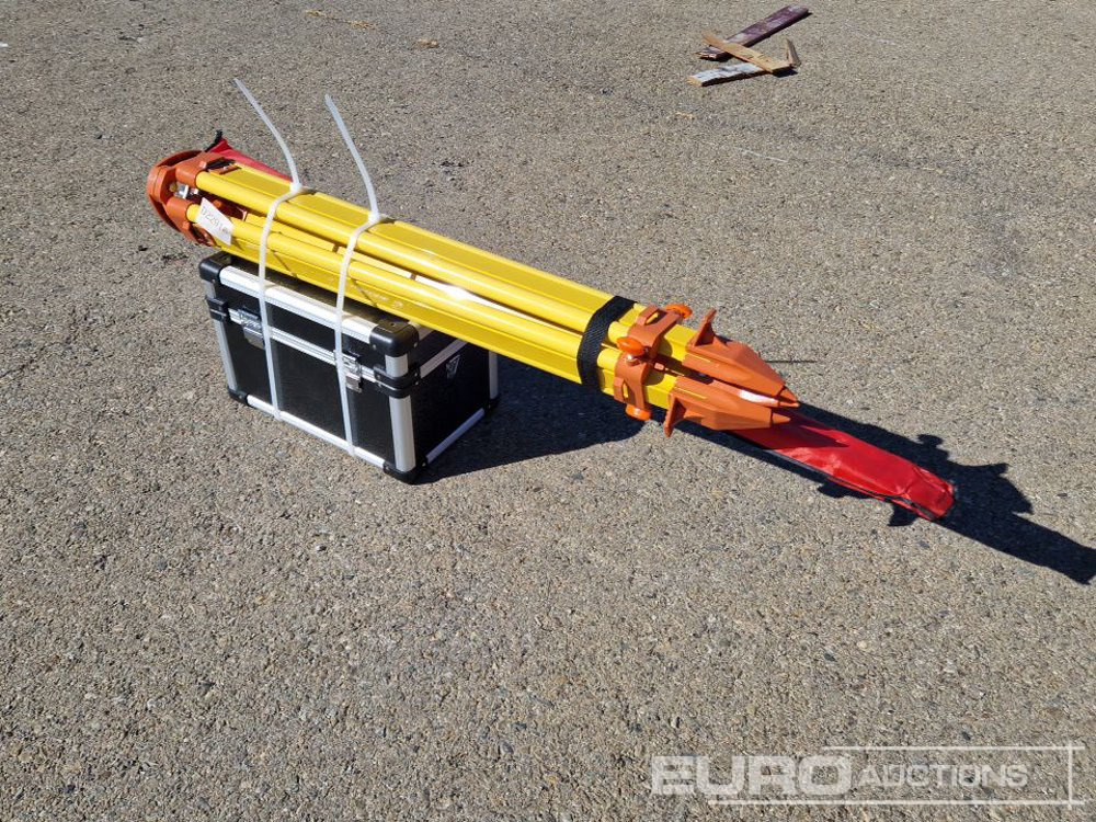 Unused Captok Self-Leveling Rotary Laser Level With Batteries, Receiver, Tripod, Grade Rod - Equipo de taller: foto 1 Unused Captok Self-Leveling Rotary Laser Level With Batteries, Receiver, Tripod, Grade Rod - Equipo de taller: foto 1