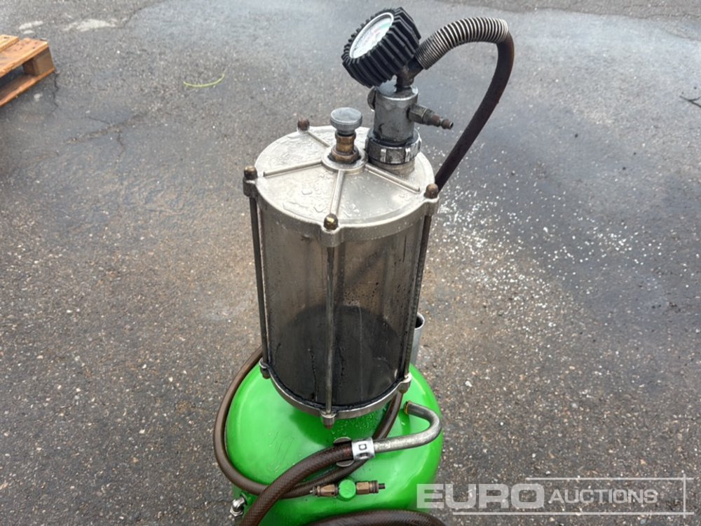 Vacuum Oil Extractor - Equipo de construcción: foto 5 Vacuum Oil Extractor - Equipo de construcción: foto 5