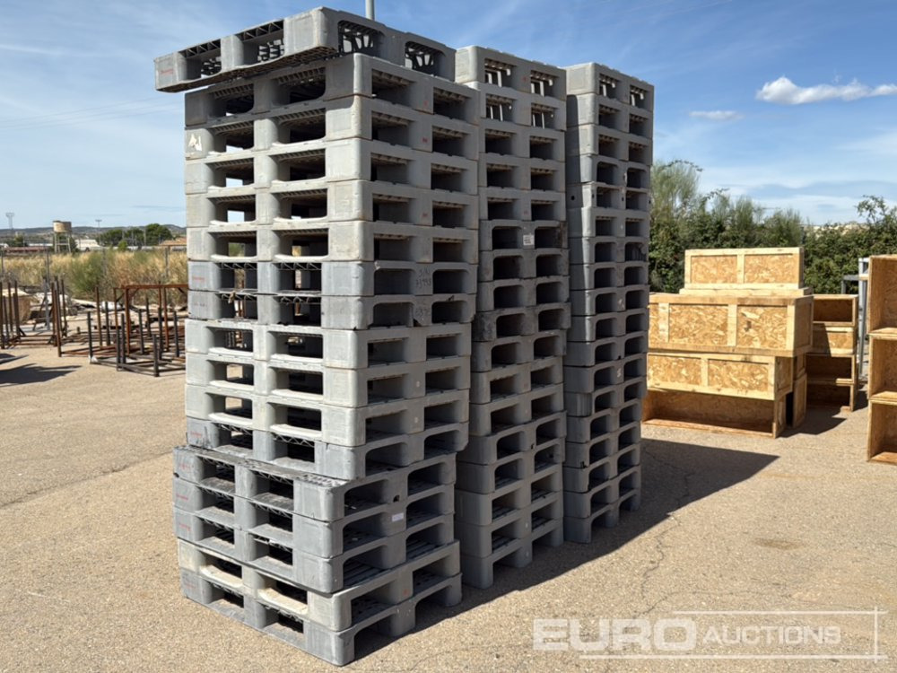 Various European Plastic Pallets (800mm x 1200mm) - Equipo de construcción: foto 1 Various European Plastic Pallets (800mm x 1200mm) - Equipo de construcción: foto 1