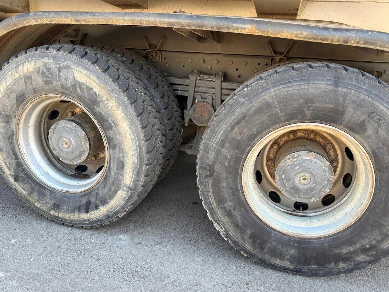 Camión volquete Mercedes-Benz Axor 2633: foto 14