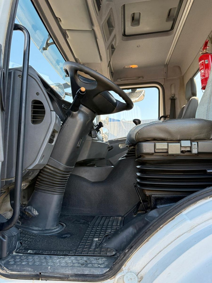 Camión volquete Mercedes-Benz Axor 2633: foto 16