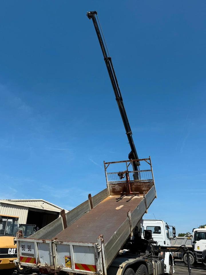 Camión volquete Mercedes-Benz Axor 2633: foto 8