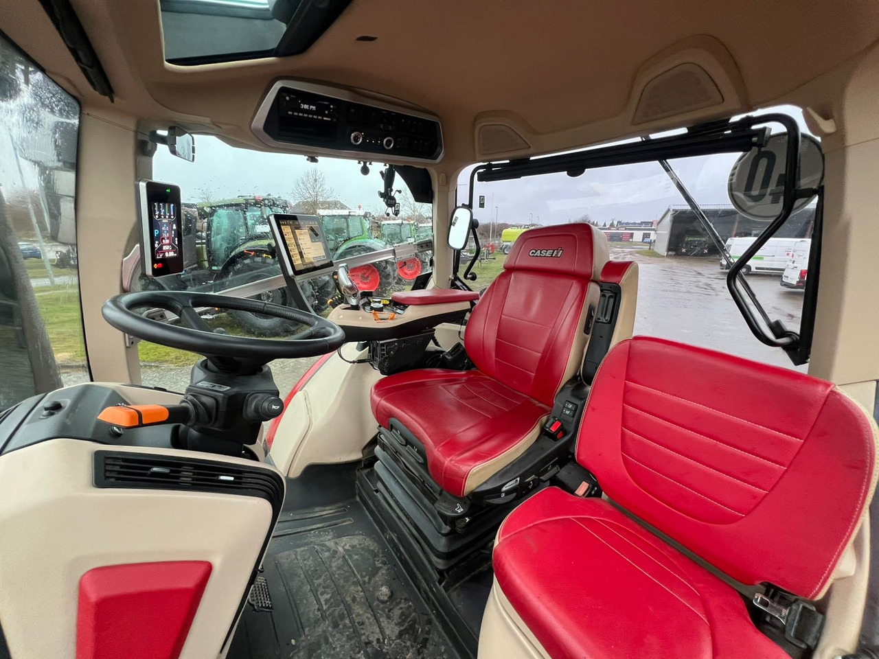 Case IH Optum 300 - Tractor: foto 3 Case IH Optum 300 - Tractor: foto 3