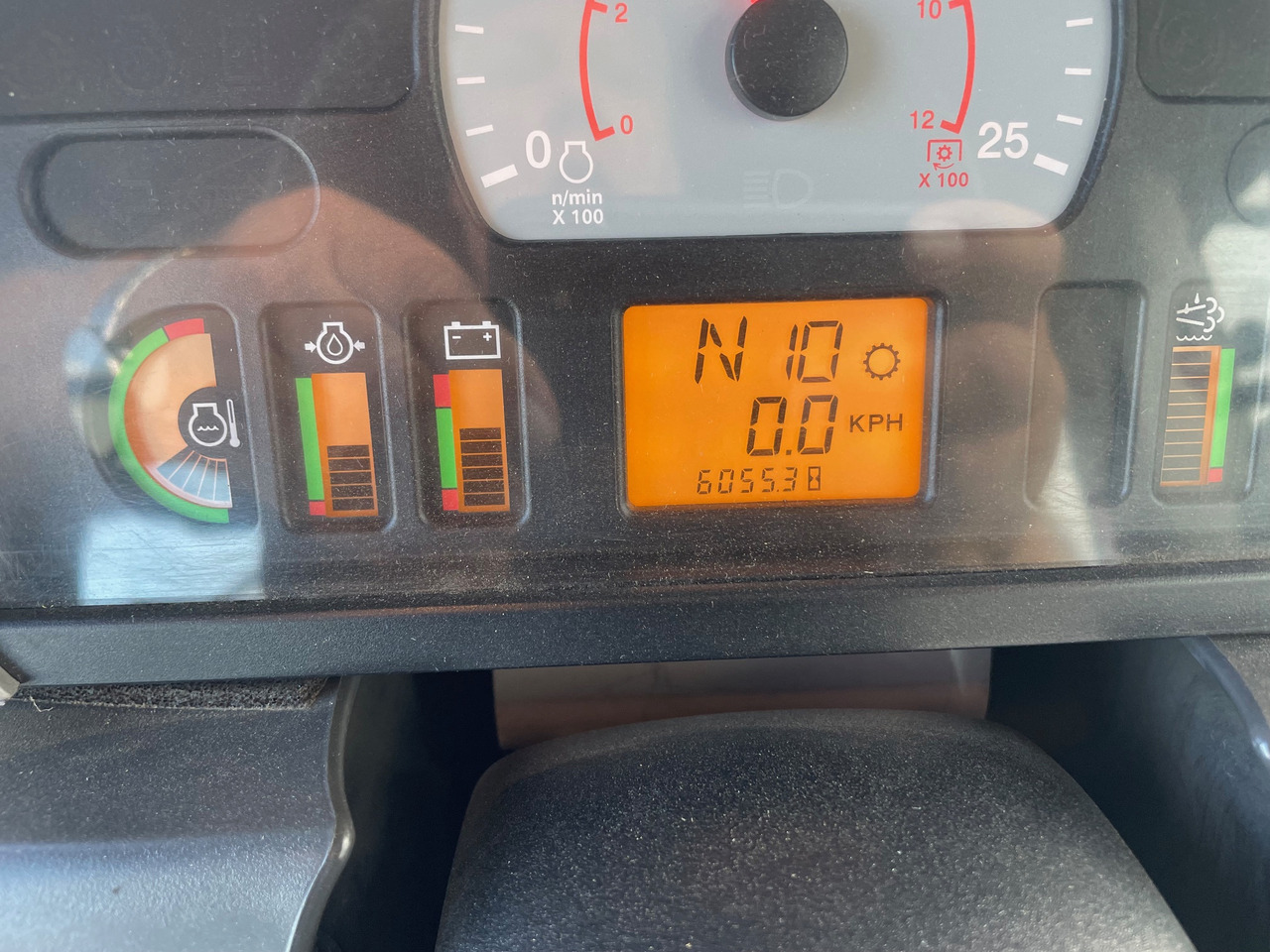 Challenger MT 875 E - Tractor: foto 2 Challenger MT 875 E - Tractor: foto 2