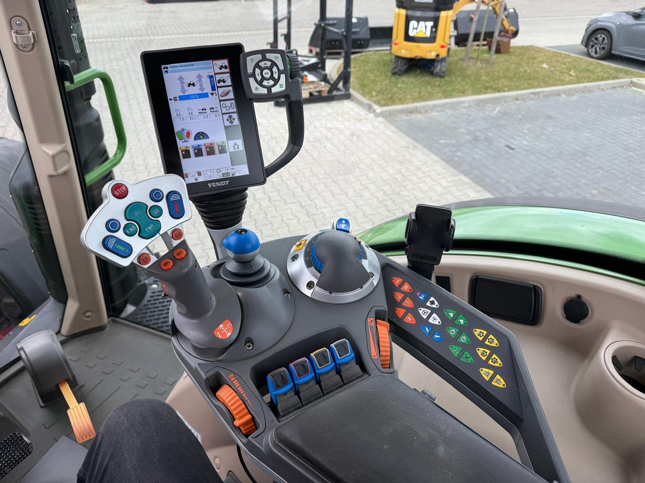 Fendt 724 Vario S4 - Tractor: foto 4 Fendt 724 Vario S4 - Tractor: foto 4