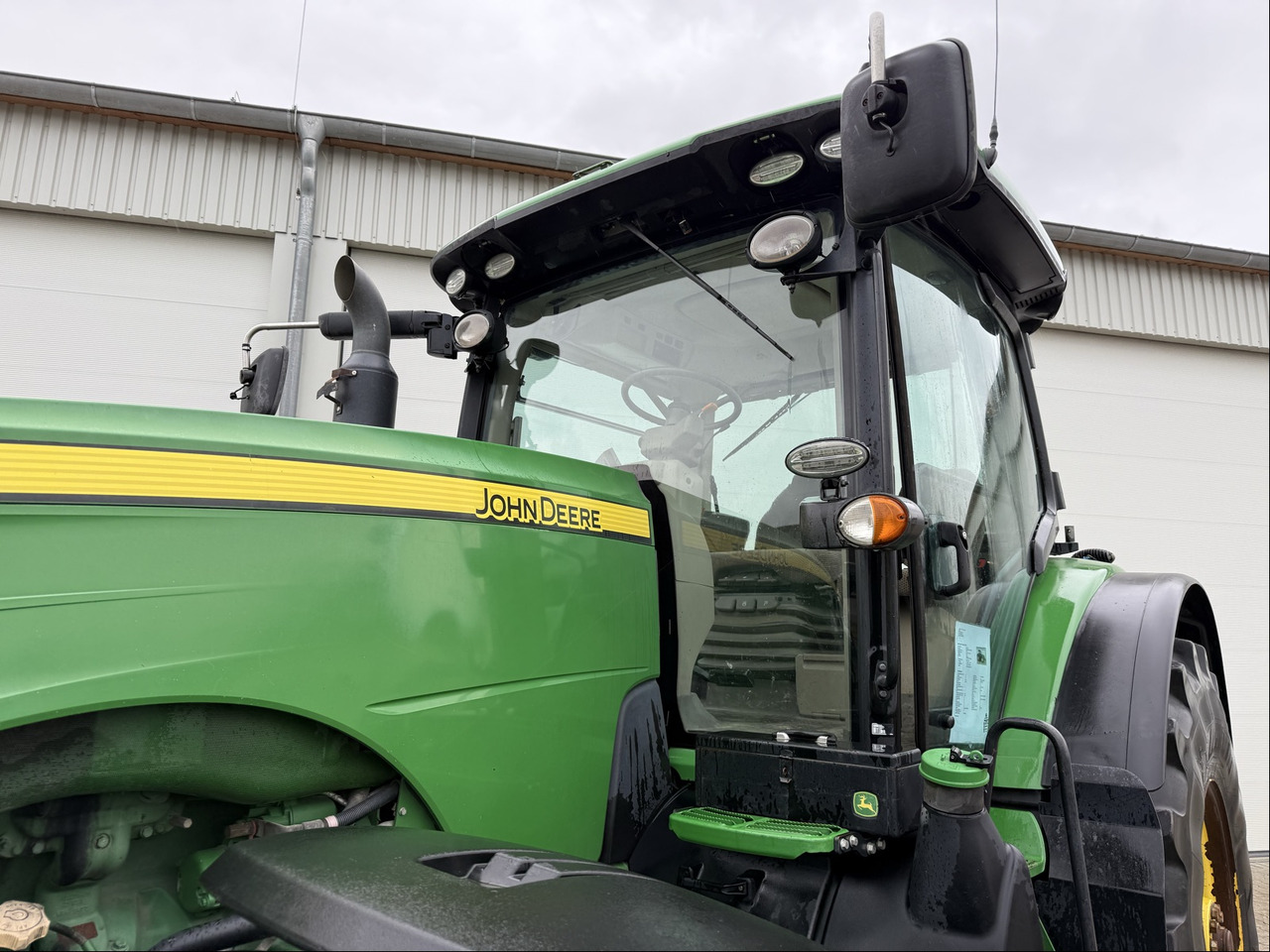 John Deere 8320 R - Tractor: foto 3 John Deere 8320 R - Tractor: foto 3