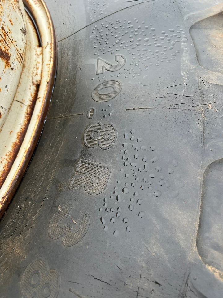 Kleber Zwillinge 20.8 R38 - Neumáticos y llantas: foto 5 Kleber Zwillinge 20.8 R38 - Neumáticos y llantas: foto 5