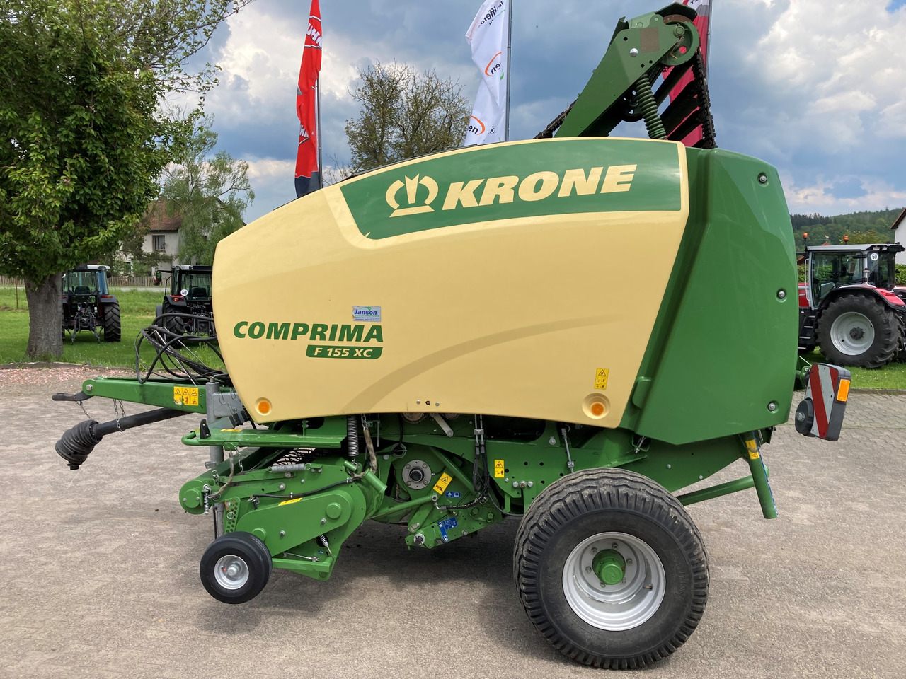 Krone Comprima F 155 XC - Maquinaria de henificación: foto 1 Krone Comprima F 155 XC - Maquinaria de henificación: foto 1