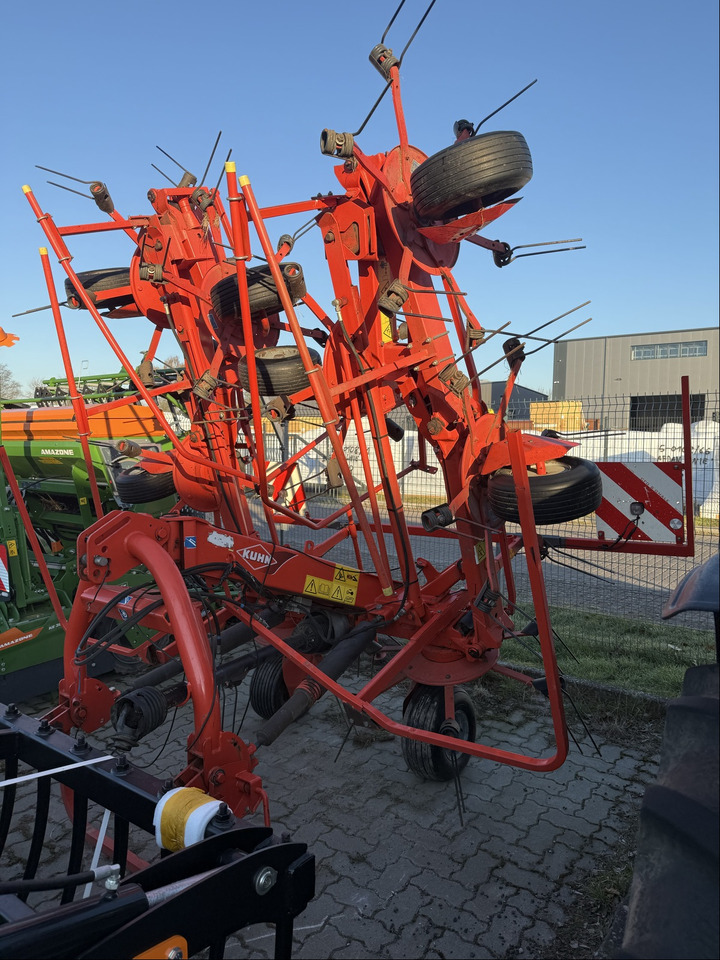 Kuhn Heuwender GF 8702 - Henificadora: foto 3 Kuhn Heuwender GF 8702 - Henificadora: foto 3