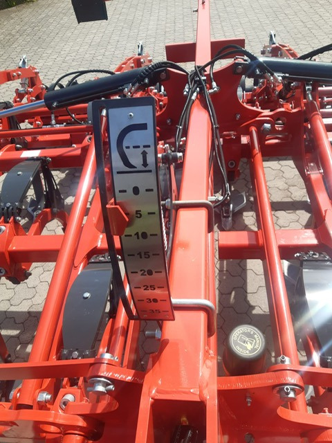 Kverneland Enduro F Grubber - Cultivador: foto 2 Kverneland Enduro F Grubber - Cultivador: foto 2