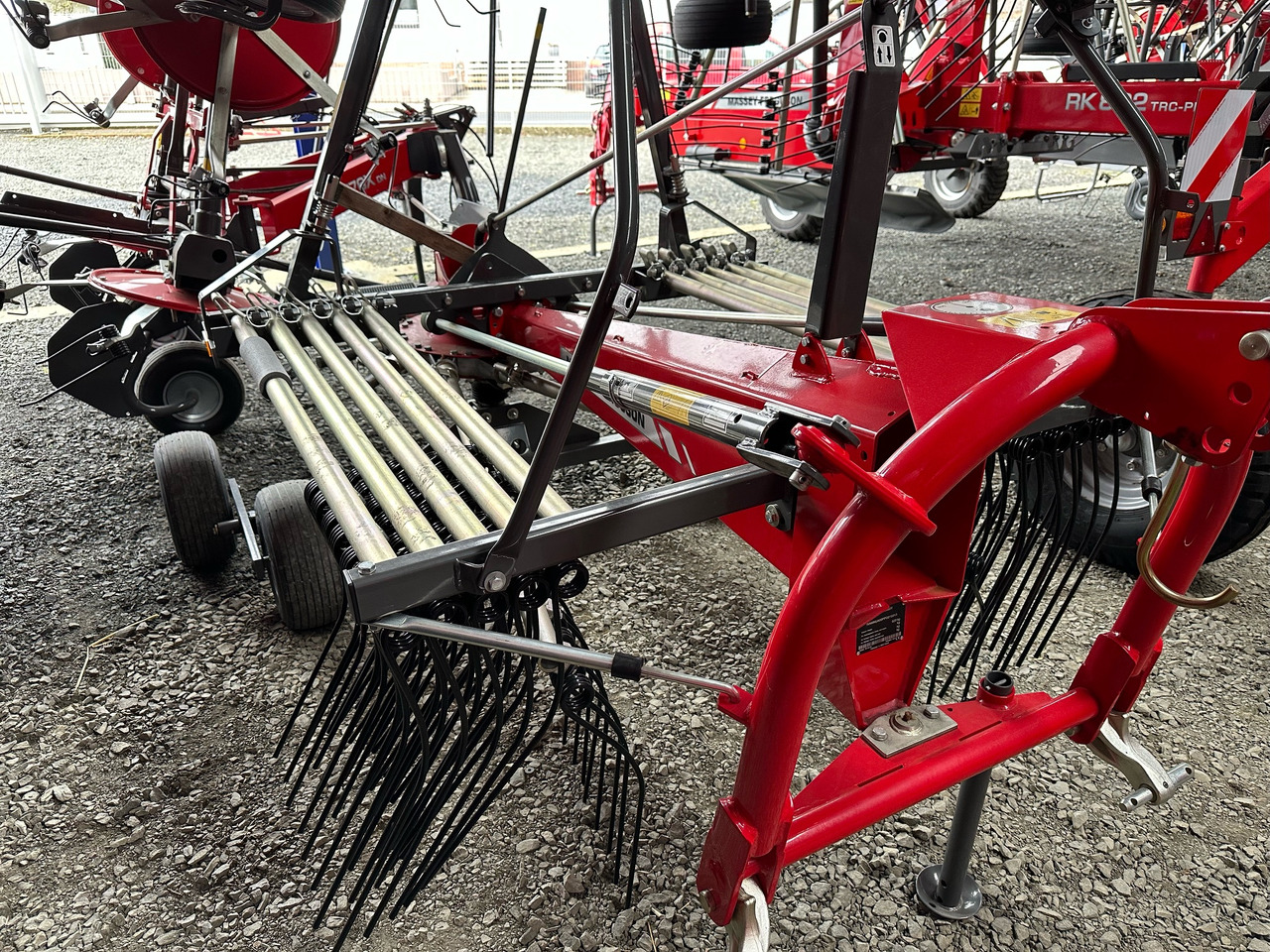 Massey Ferguson RK 451 DN - Henificadora: foto 1 Massey Ferguson RK 451 DN - Henificadora: foto 1