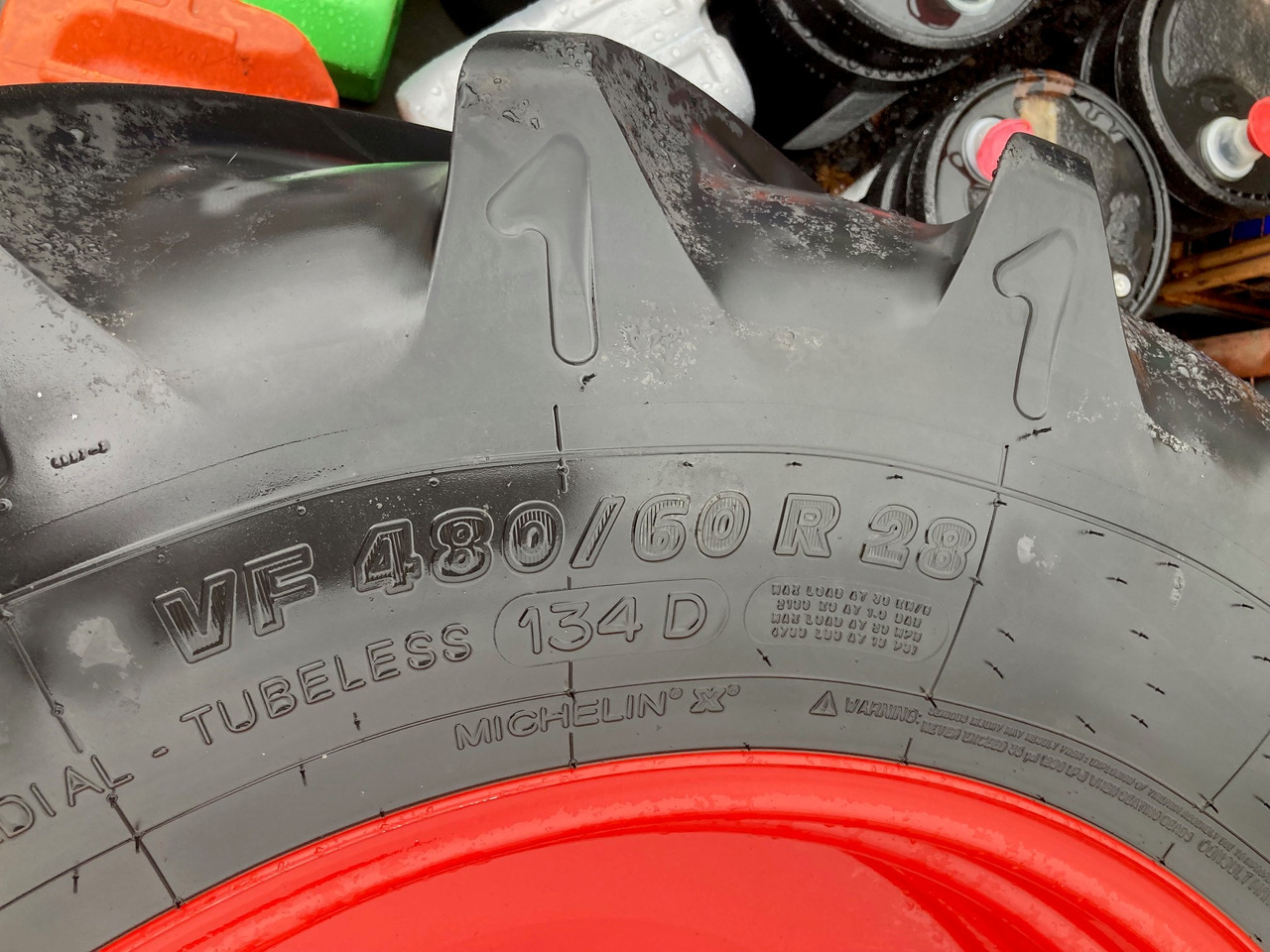 Michelin 480/60R28 - Neumáticos y llantas: foto 3 Michelin 480/60R28 - Neumáticos y llantas: foto 3