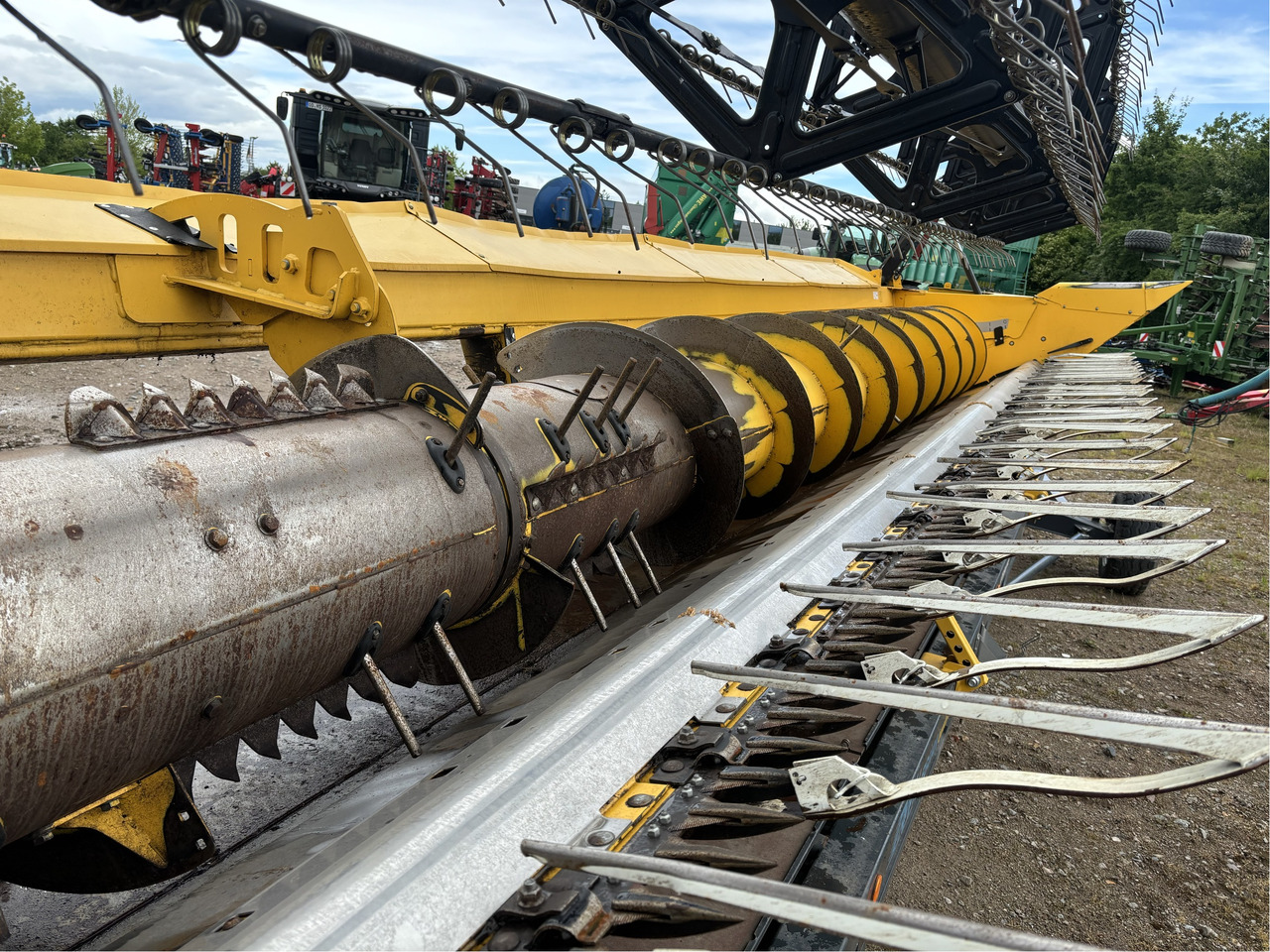 New Holland Schneidwerk Varifeed12.5 - Cosechadora de granos: foto 2 New Holland Schneidwerk Varifeed12.5 - Cosechadora de granos: foto 2